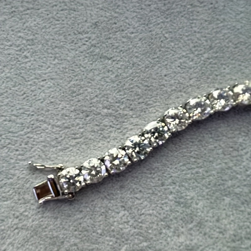 Luxury Moissanite Jewelry - Continuous Stone Placement